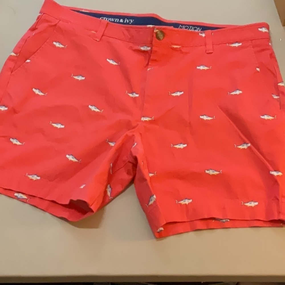EUC Mens CROWN&IVY shorts